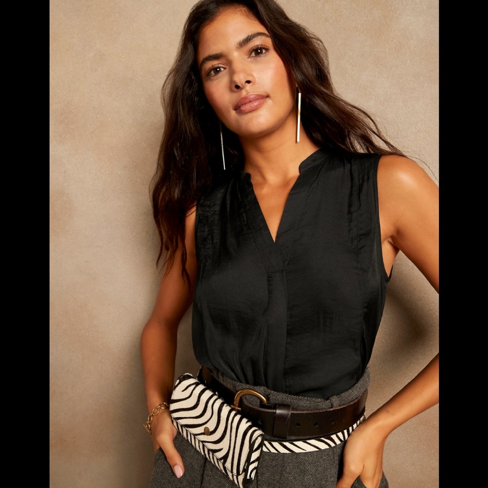 Banana republic Essential Sleeveless black Shirt - L NWT sold out